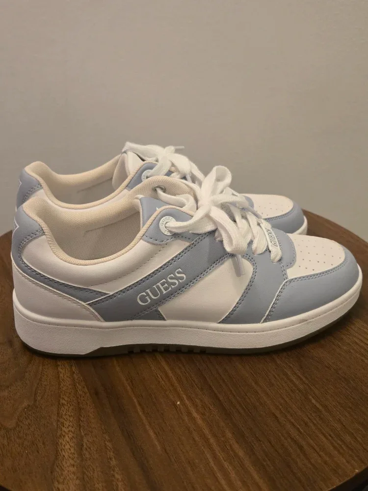 Guess Sneakers Size 7.5