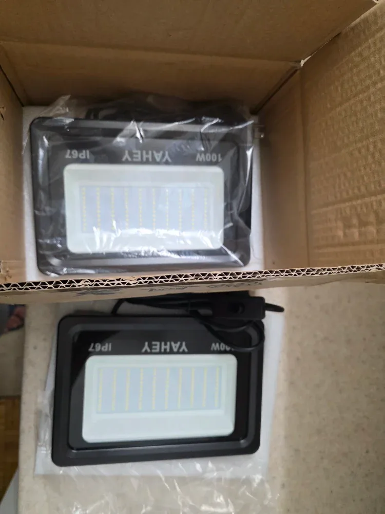 SZHSR/YAHEY 100W LED Flood Light - New in Box image indicator(5)