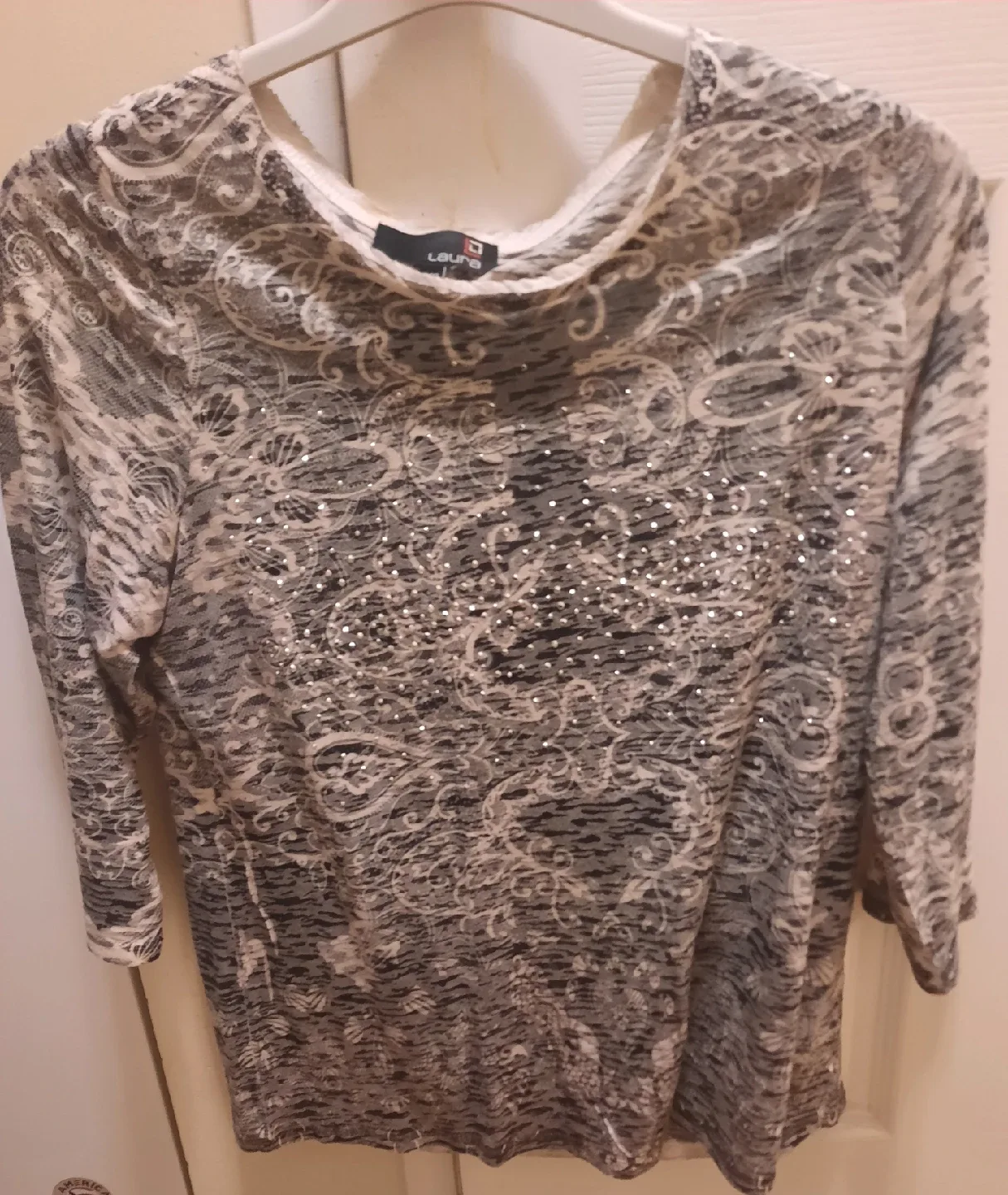 Laura Blouse pick up only in st.albert