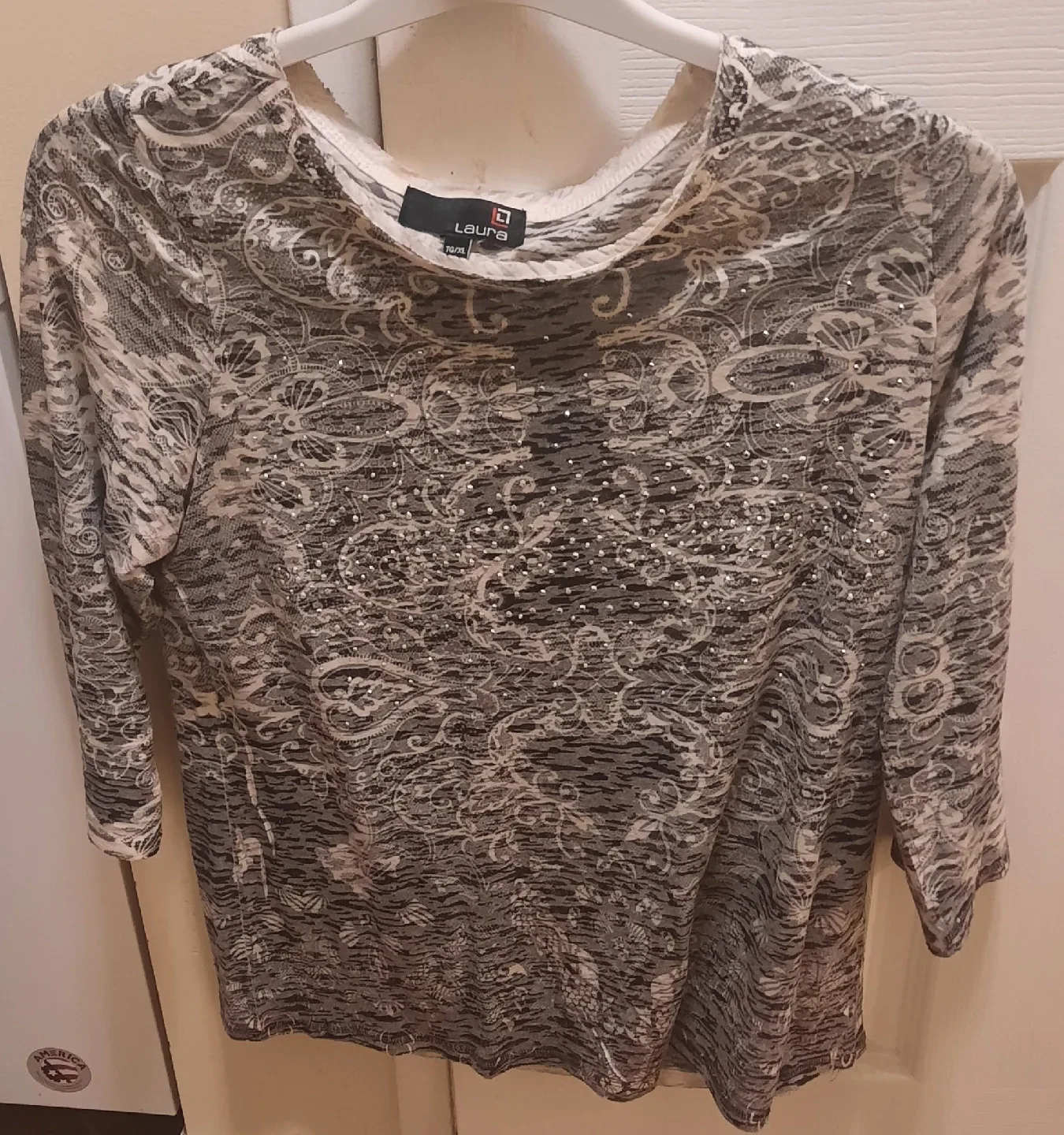 Laura Blouse pick up only in st.albert image indicator(2)