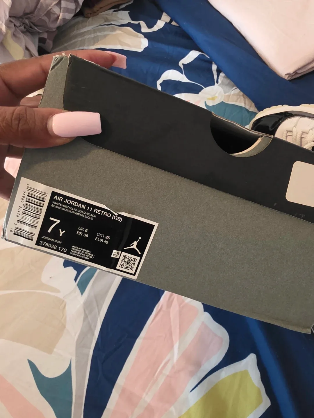 Air Jordan 11 Retro (GS) - Size 7Y