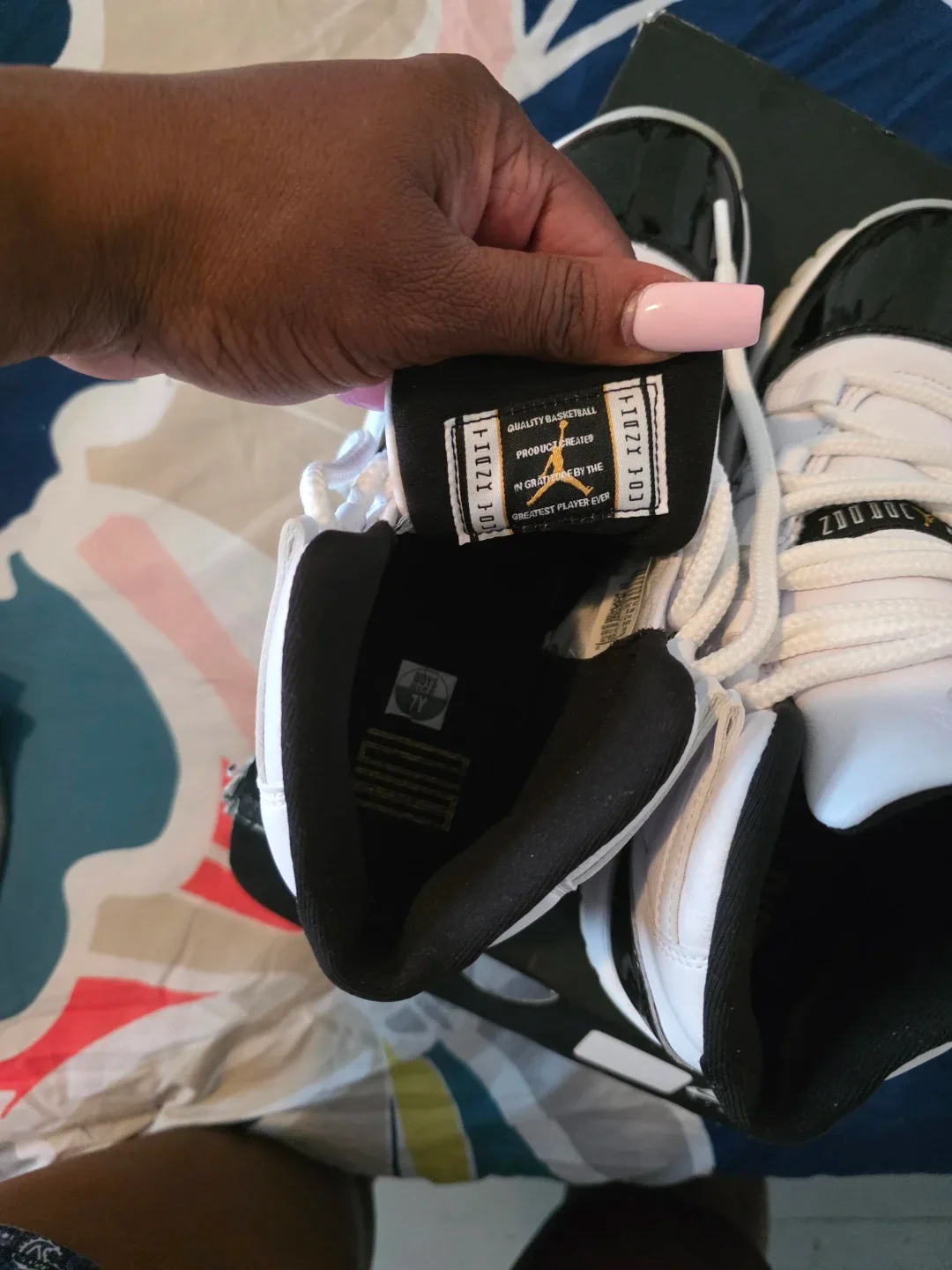 Air Jordan 11 Retro (GS) - Size 7Y image indicator(4)