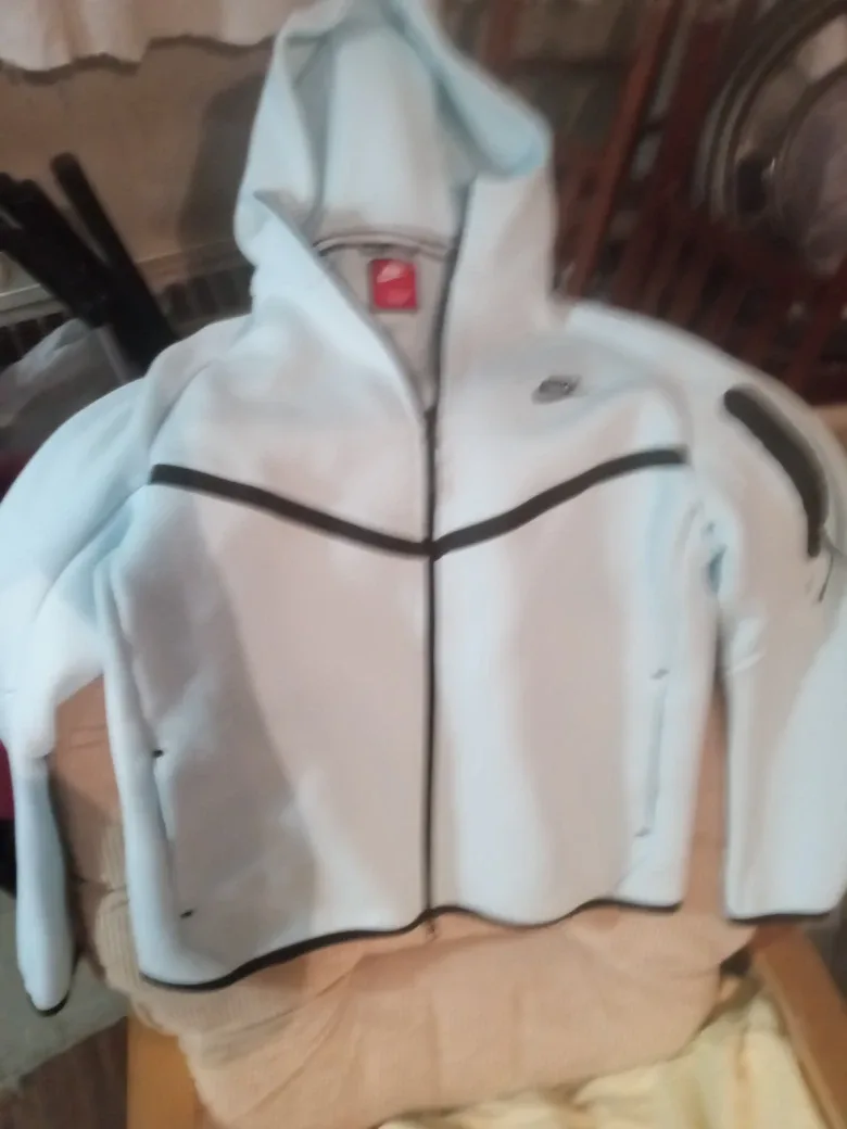 Nike Tech Fleece Hoodie - Size L image indicator(2)