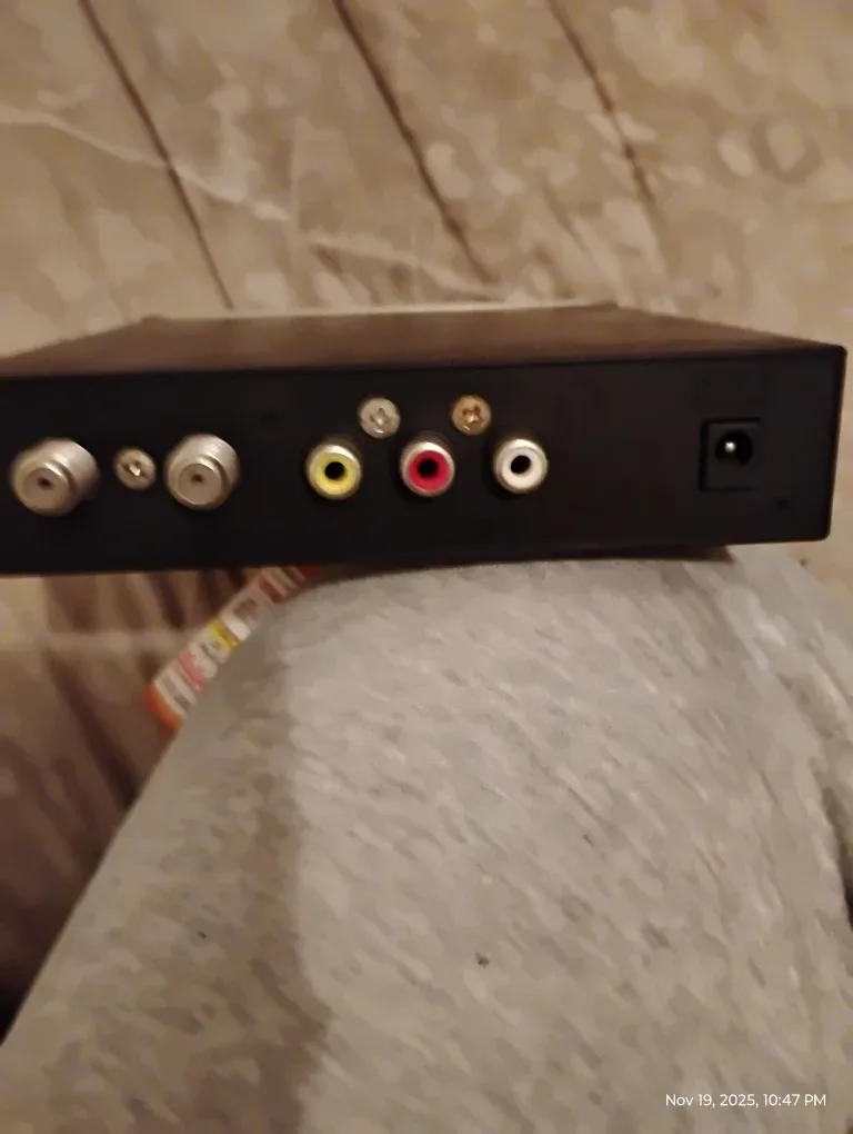 LG BP330 Blu-ray Disc/DVD Player image indicator(5)