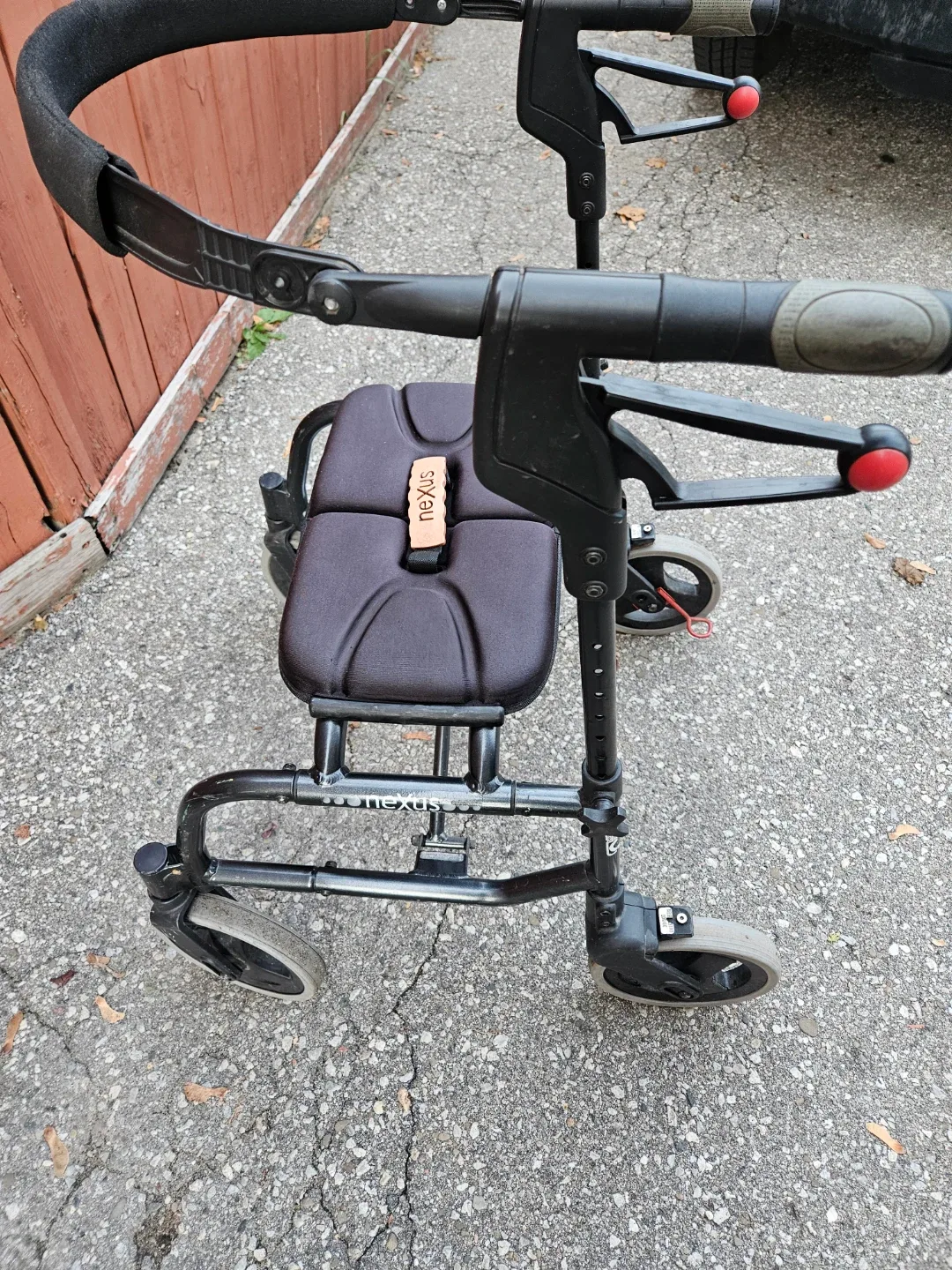 Nexus Walker with Seat image indicator(2)