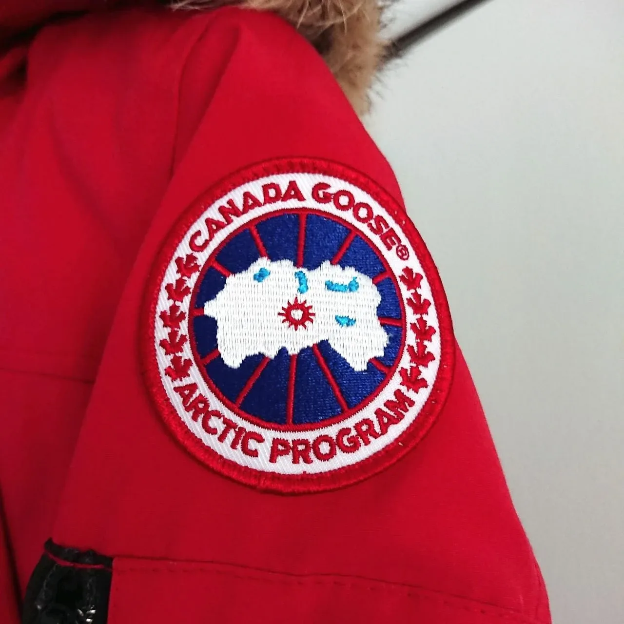 Canada Goose Arctic Red Montebello Parka image indicator(3)