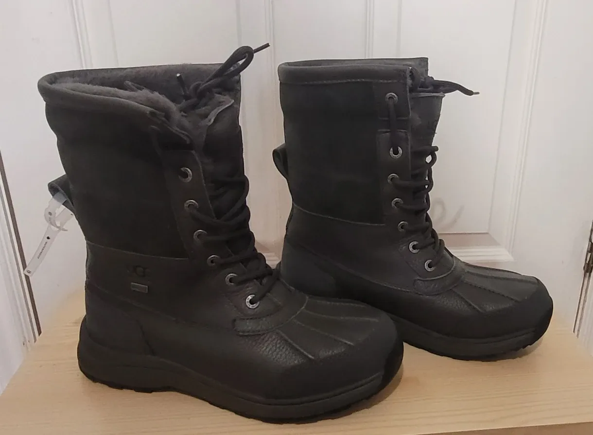 Brand New UGG Adirondack Boot III - Women's Size 8.5 - Black image indicator(6)