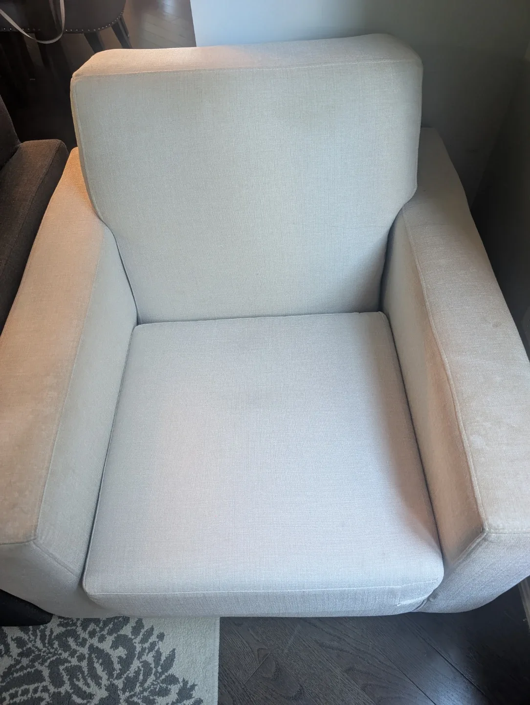 Living room 4pc set - Good Condition! image indicator(4)