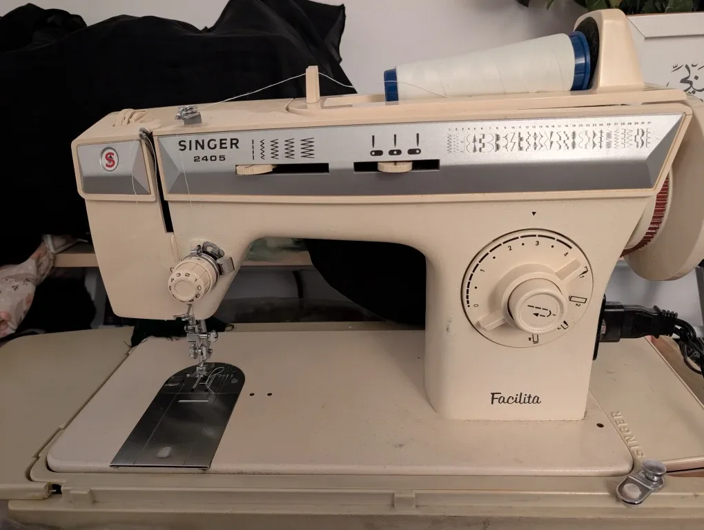 Singer Facilita 2405 Sewing Machine