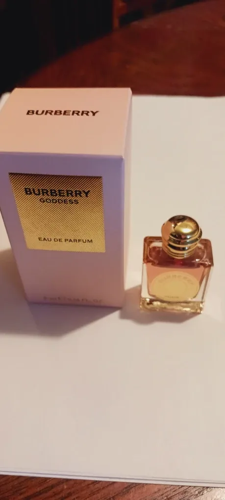 NEW !! Burberry Goddess Eau de Parfum 5ml - New