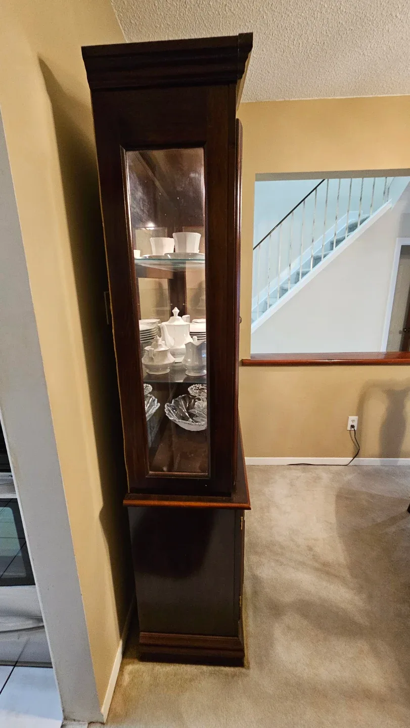 Dark Wood China Cabinet image indicator(2)