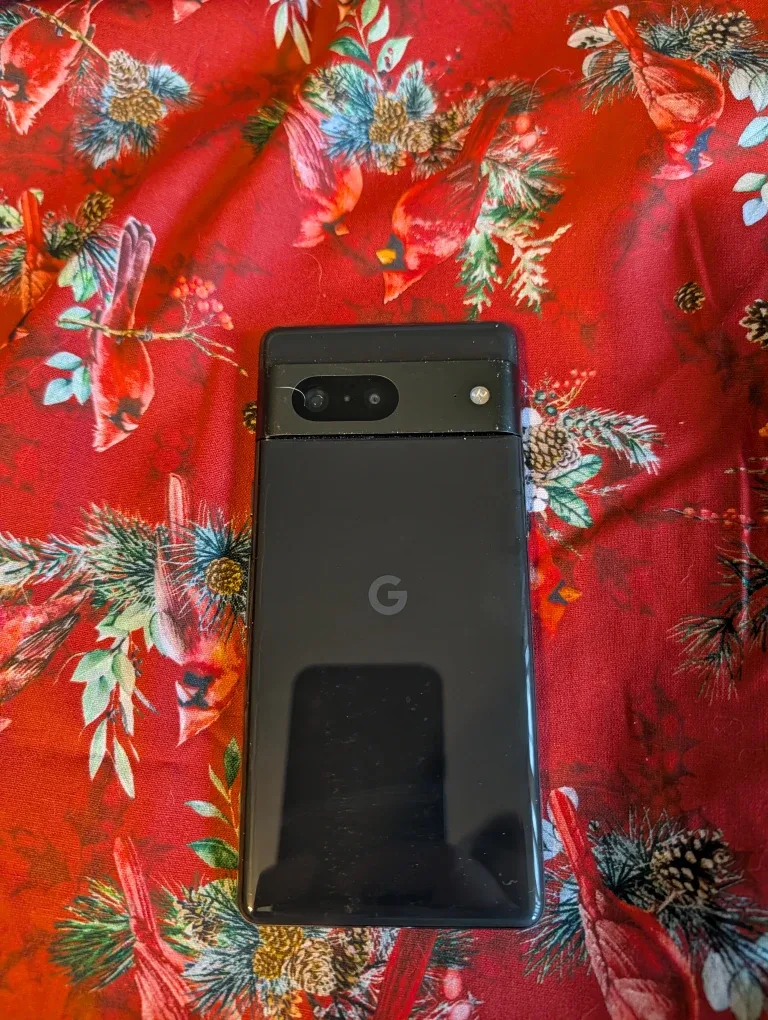 Google Pixel 7a - Charcoal image indicator(2)