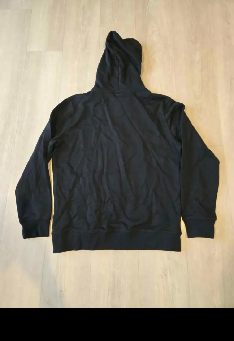 Pokémon Hoodie – Size M (New)