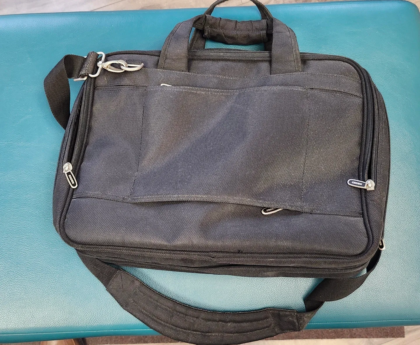 Crown Black Padded Laptop Bag image indicator(5)