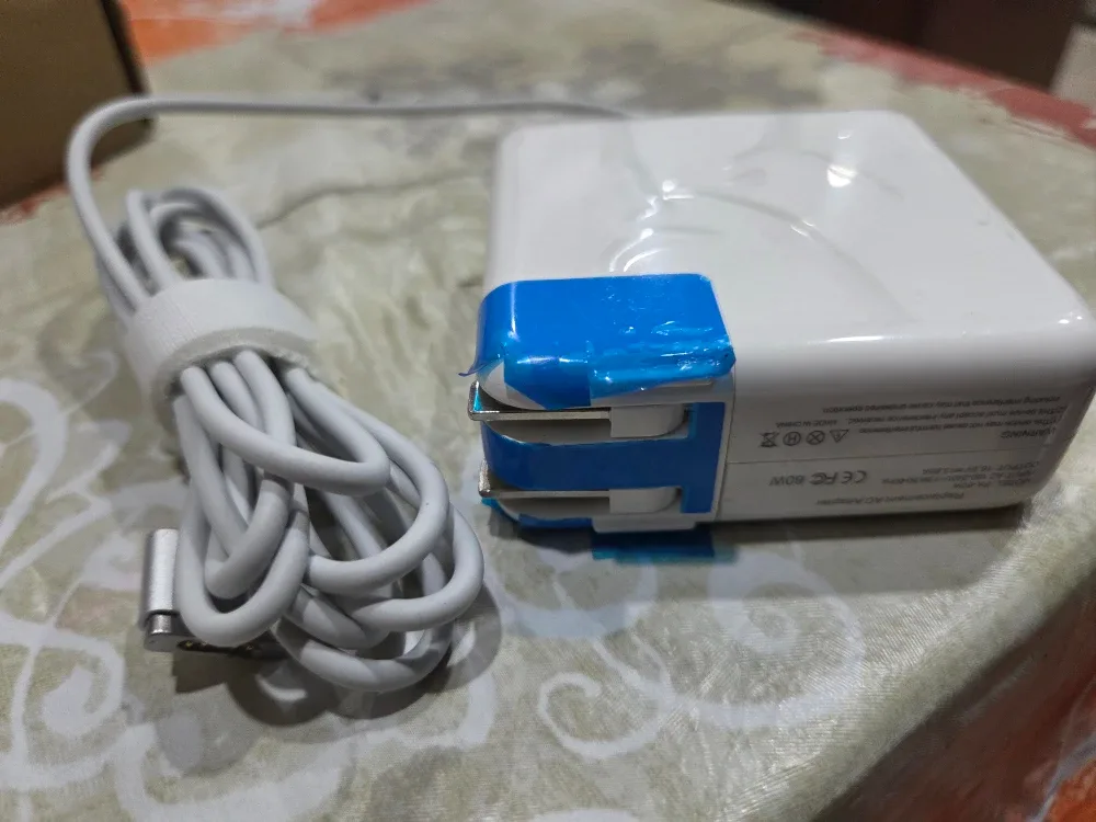 Apple 60W MagSafe Power Adapter