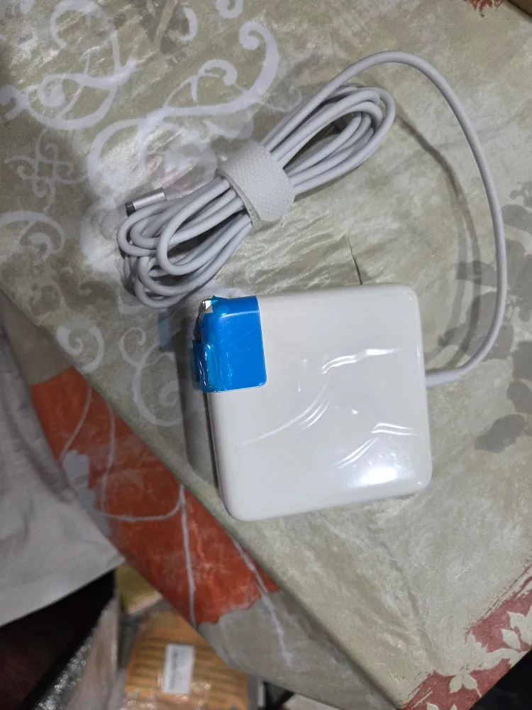 Apple 60W MagSafe Power Adapter image indicator(2)