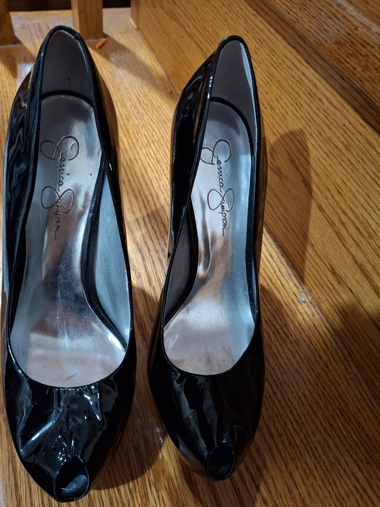 Jessica Simpson Black Patent Leather Heels, Size 8.5 - photo 4