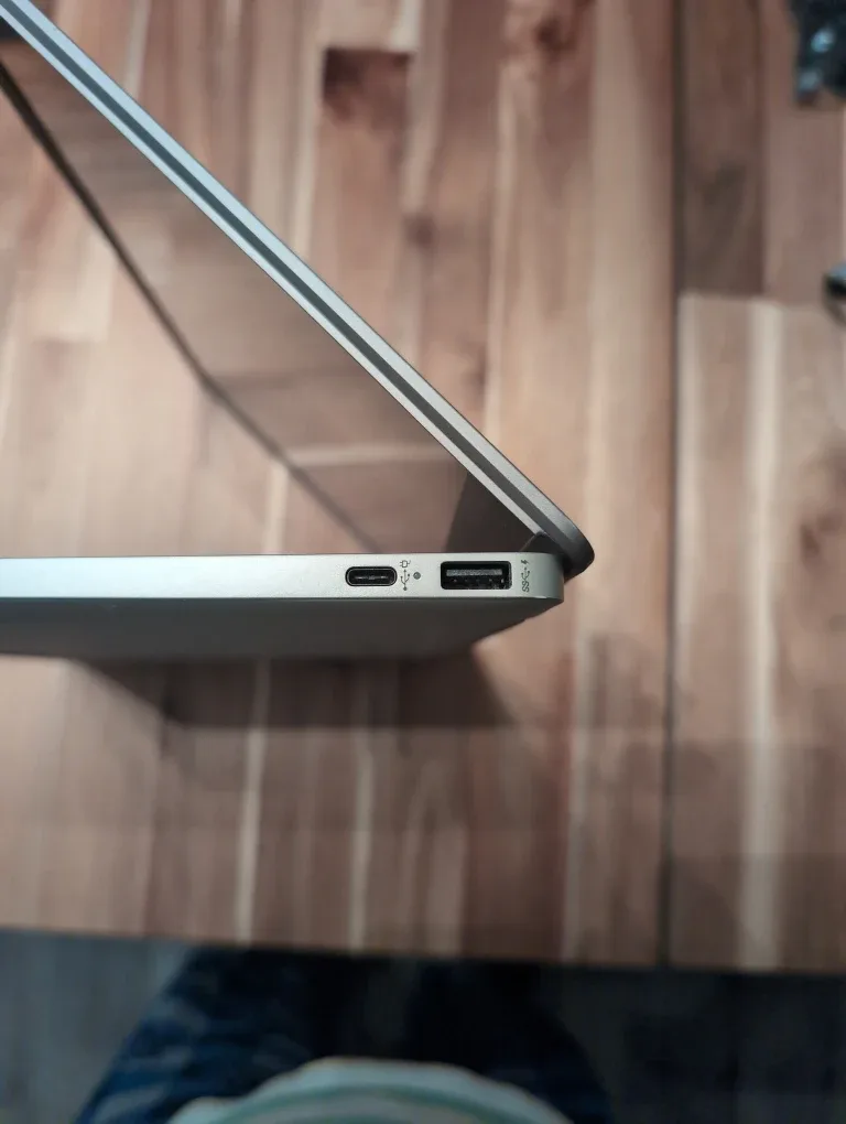 HP Chromebook with Mouse and Charger image indicator(5)