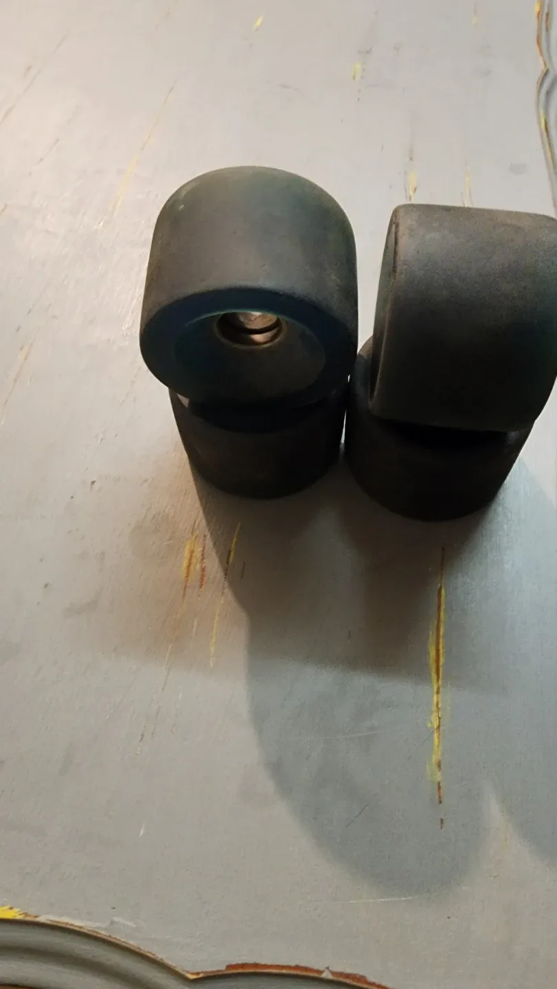 Longboard wheels 70mm 75a image indicator(2)