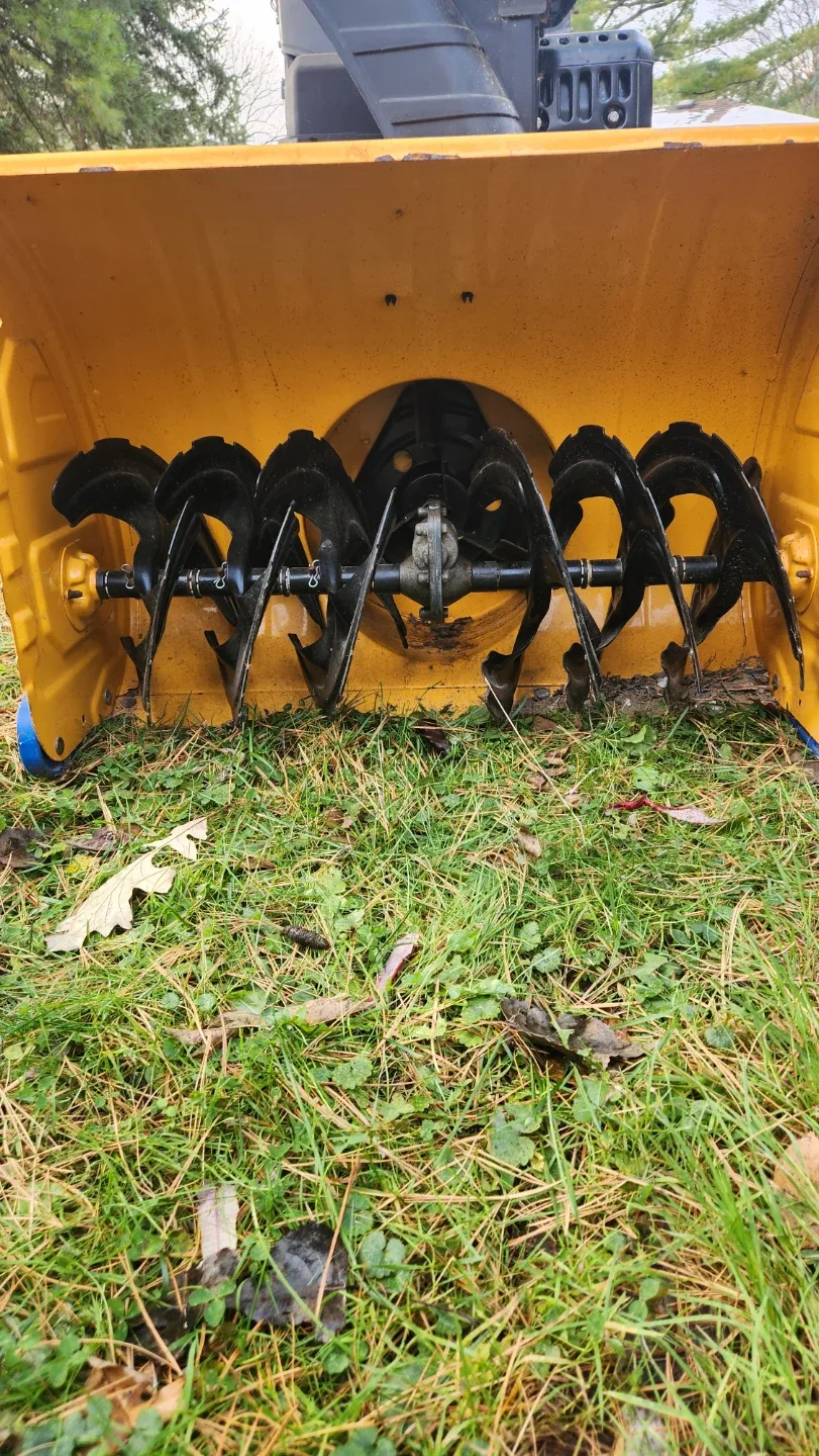 Cub Cadet 2X 30" Snow Blower image indicator(5)