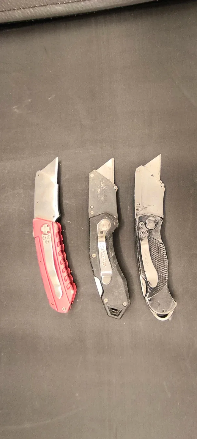 Husky Utility Knives - Set of 3 image indicator(4)