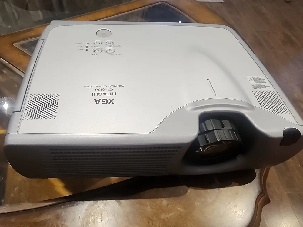 Hitachi  Multimedia LCD Projector image indicator(2)