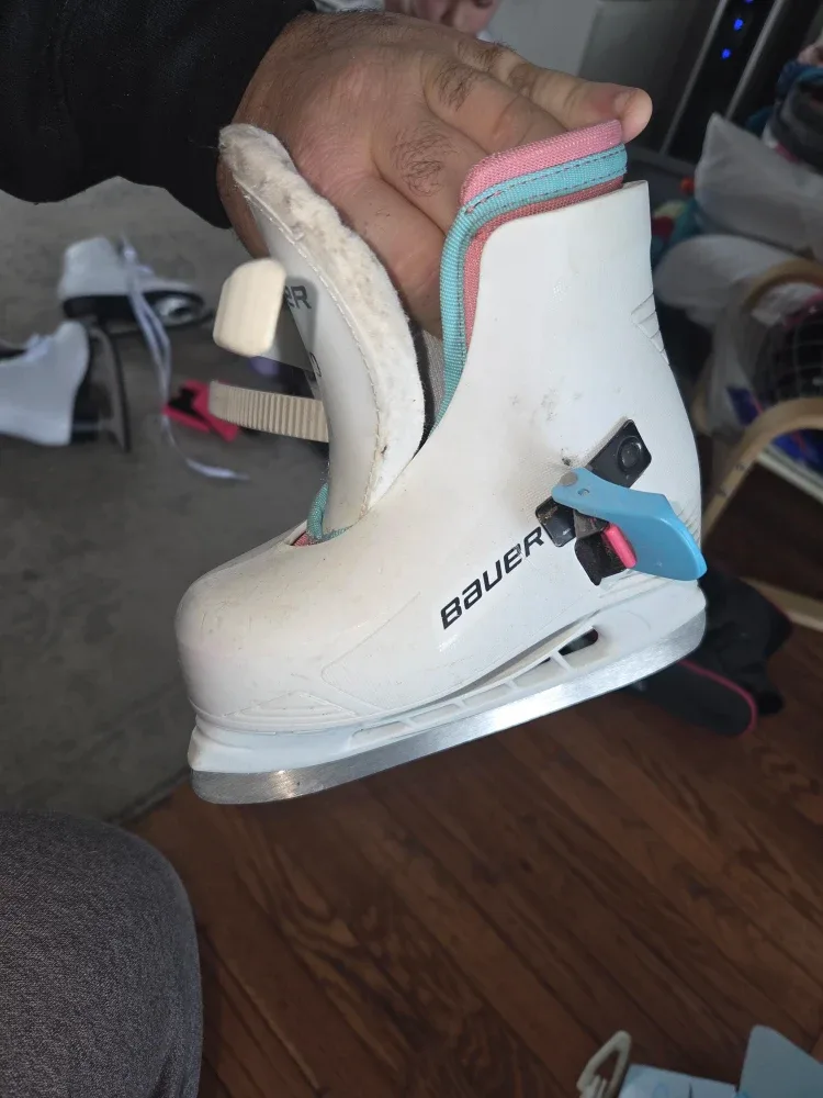 Bauer kids Skates - size 8-9 image indicator(2)