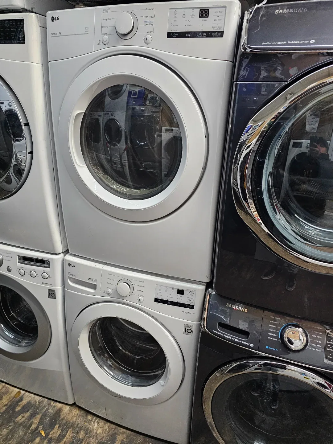 LG washer and gas dryer set thumbnail