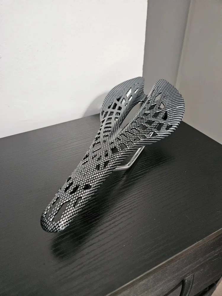 EC90 Bike Saddle - Comfortable & Lightweight image indicator(5)