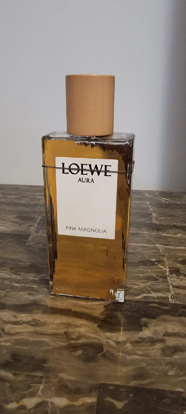 Loewe Aura Pink Magnolia Perfume thumbnail
