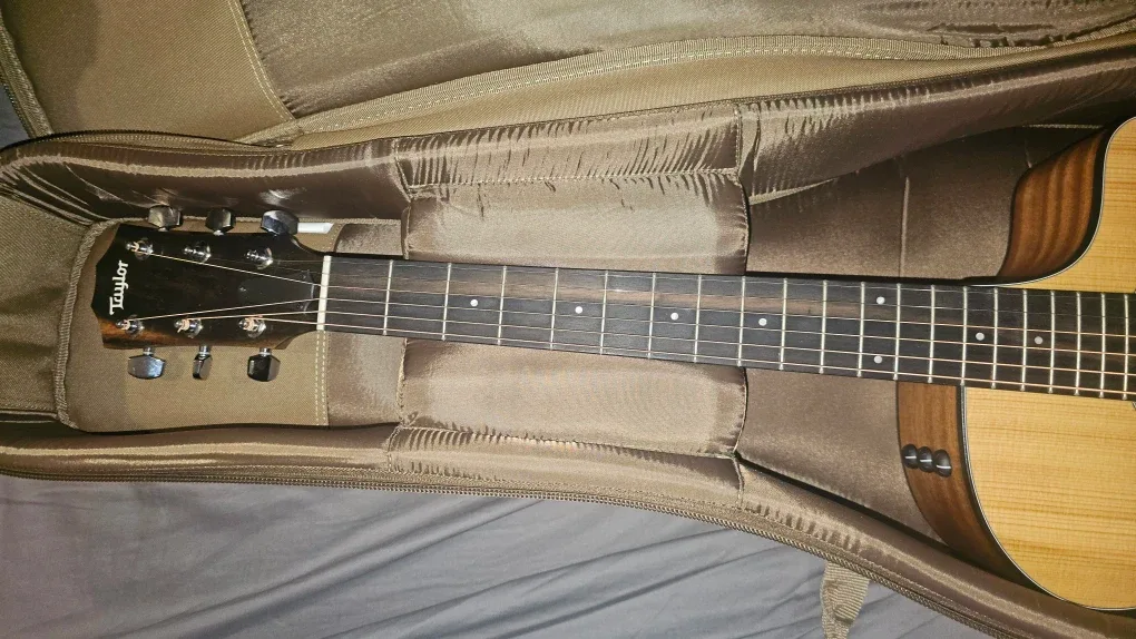 Taylor 112ce 100 Series Acoustic Guitar image indicator(3)