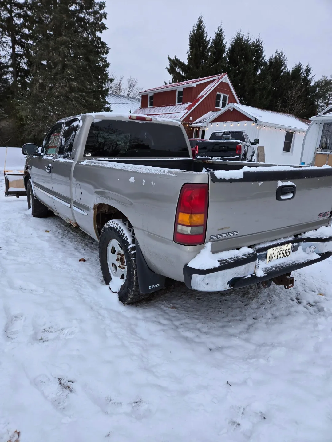 GMC Sierra Truck with Snow Plow image indicator(2)
