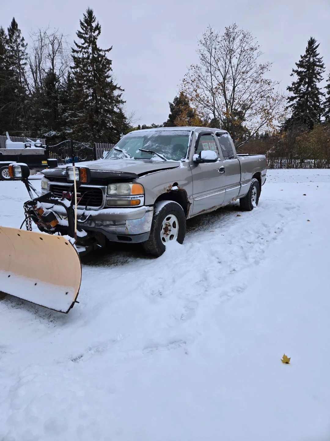 GMC Sierra Truck with Snow Plow image indicator(3)