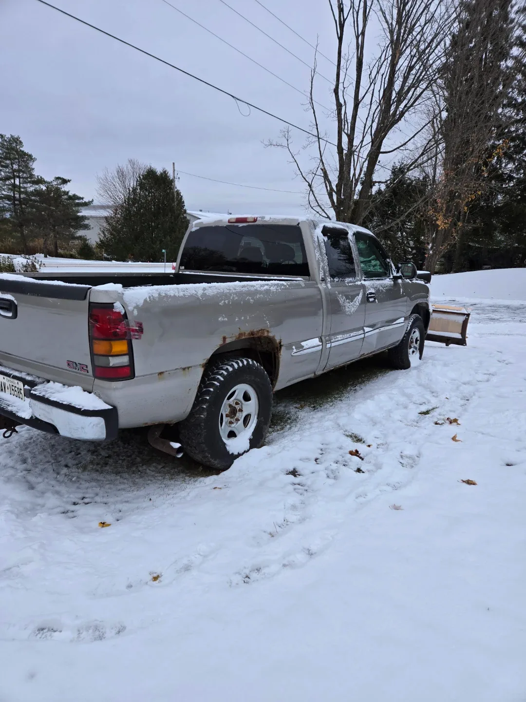GMC Sierra Truck with Snow Plow image indicator(5)