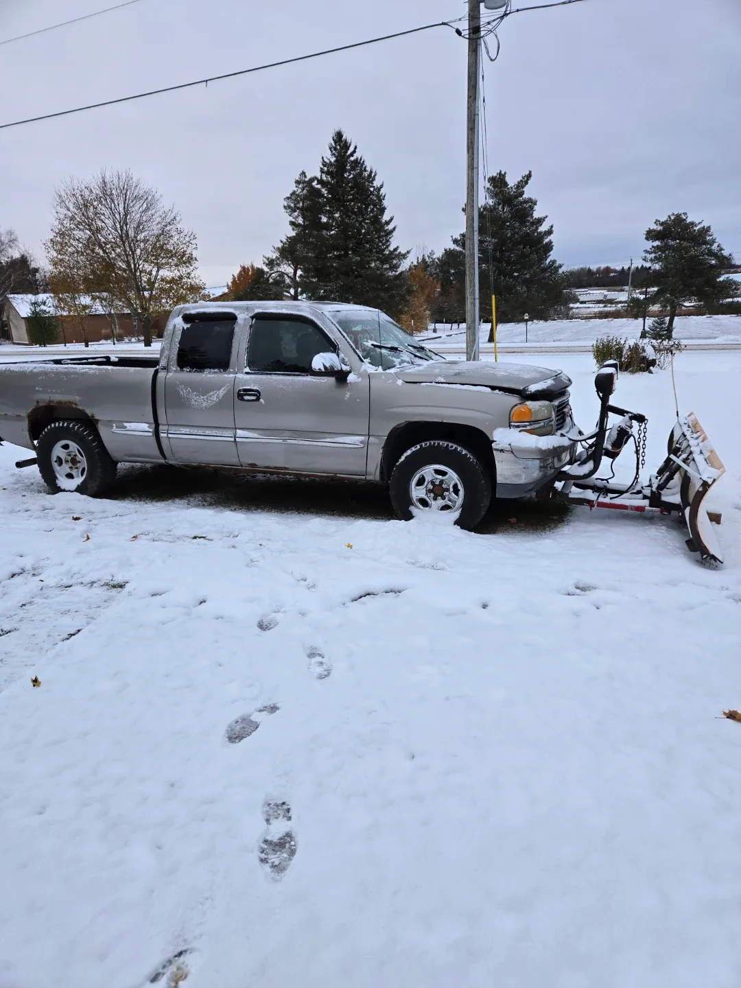 GMC Sierra Truck with Snow Plow image indicator(6)