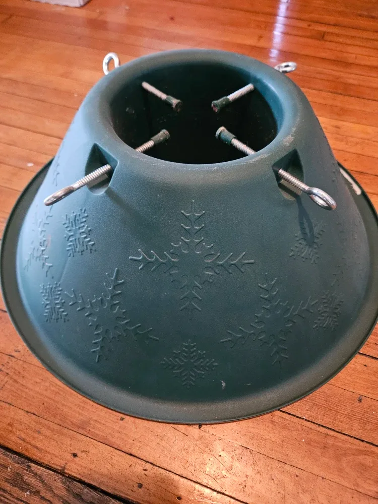 Green Christmas Tree Stand