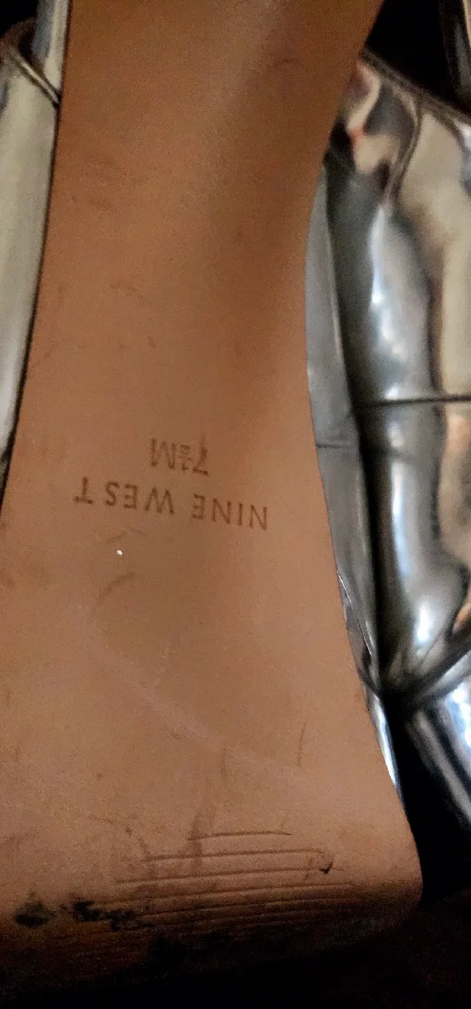 Nine West Silver Heels - Size 7.5 image indicator(2)