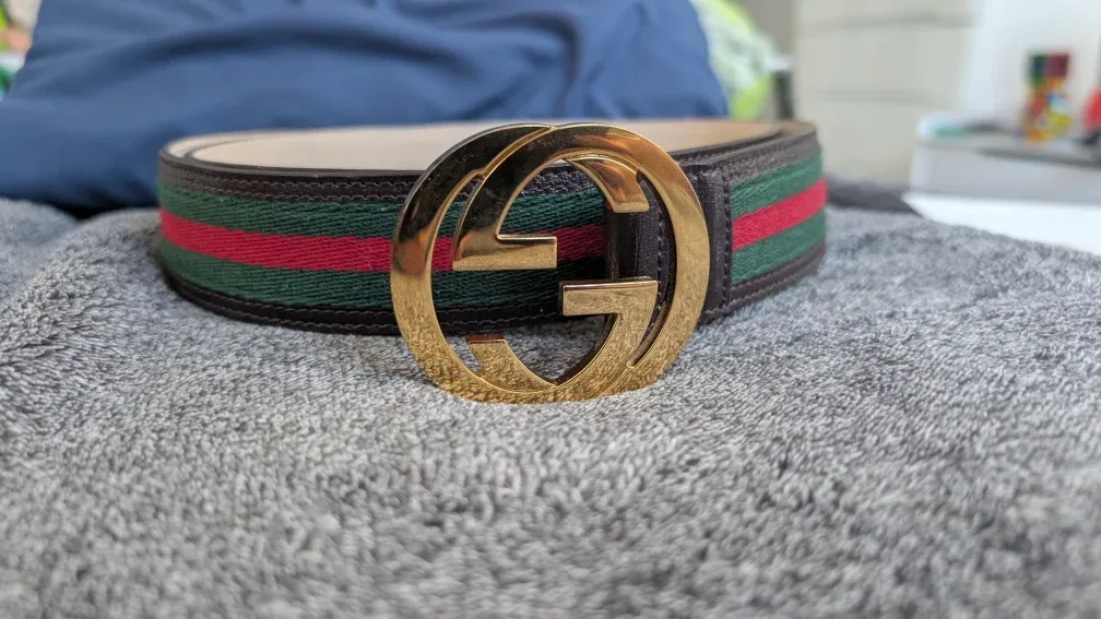 Authentic Gucci Clip Buckle Leather Belt