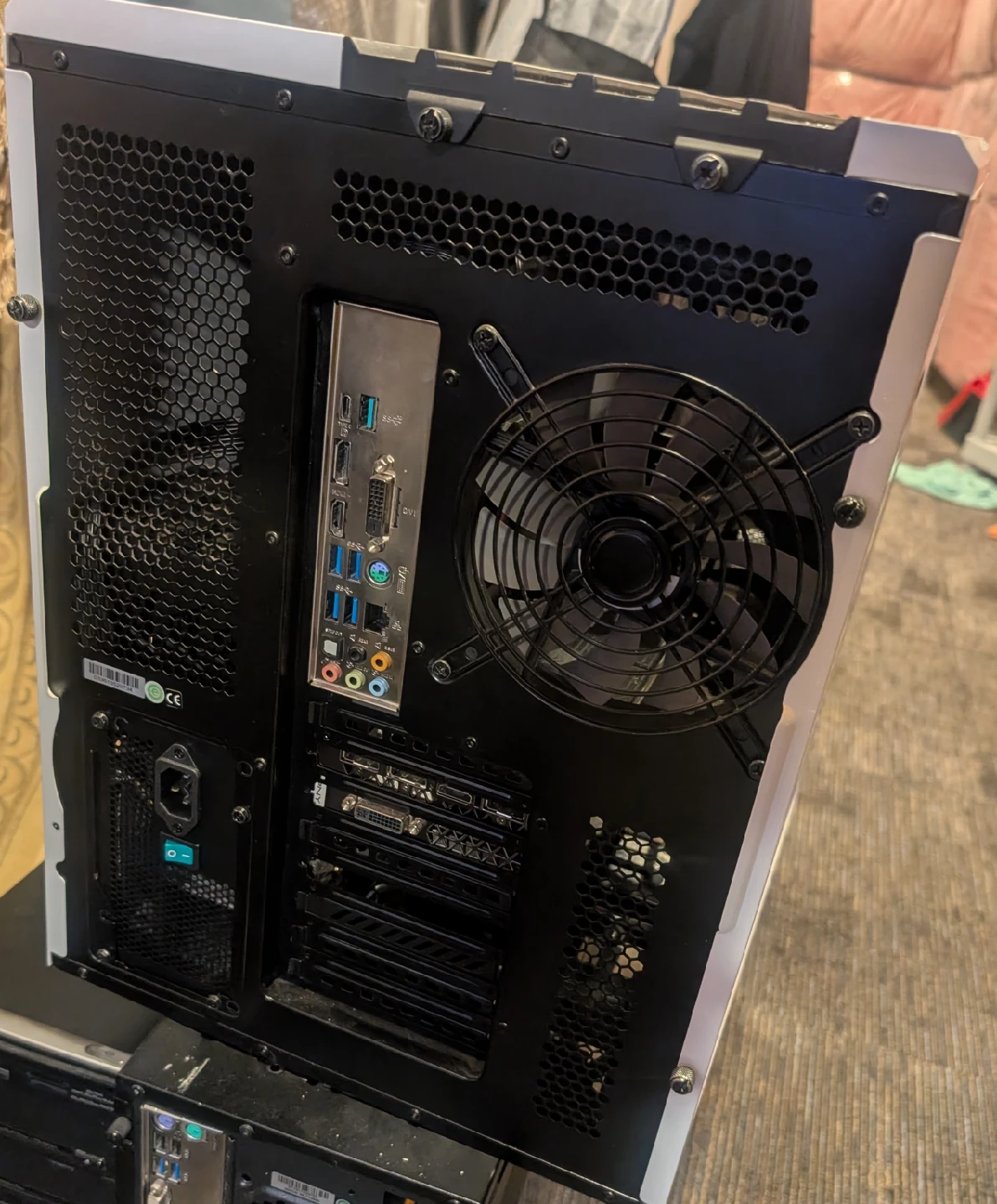Custom-Built gaming PC i7 7700k - photo 3