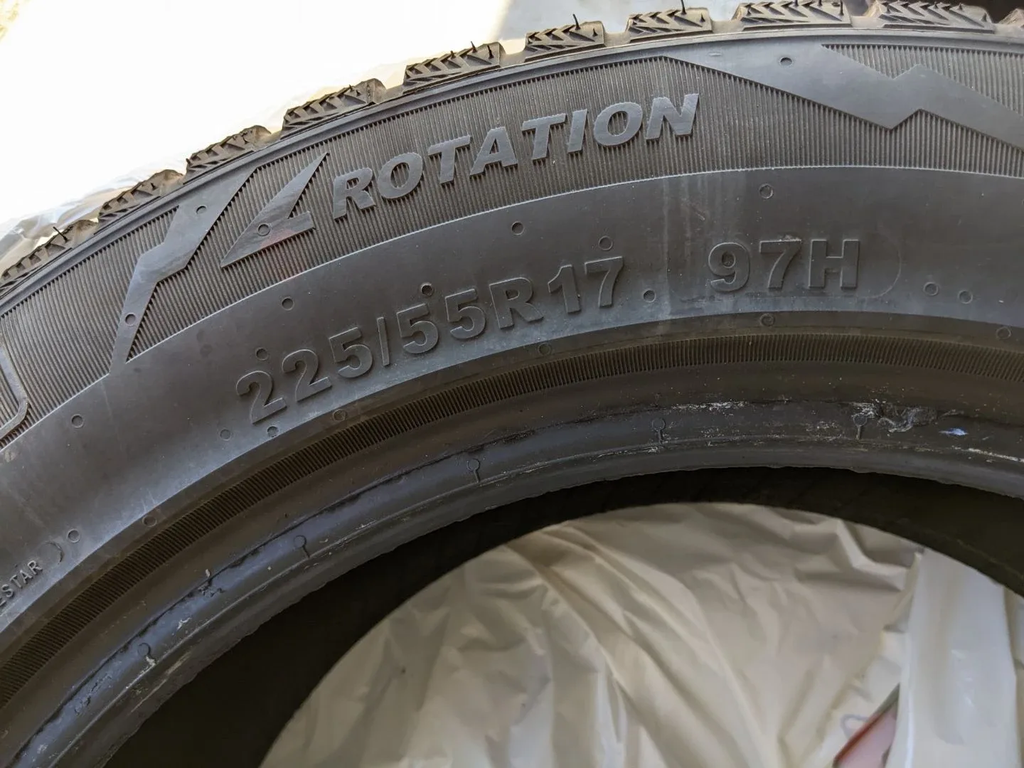 Winter Tires 225/55R17 image indicator(2)