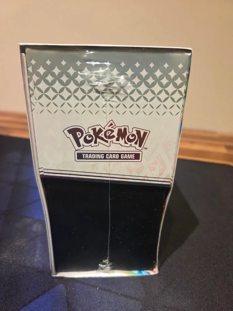 Prismatic Evolutions Trainer Box image indicator(2)