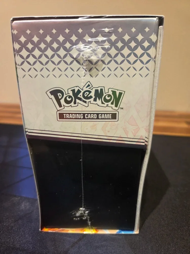 Prismatic Evolutions Trainer Box image indicator(3)