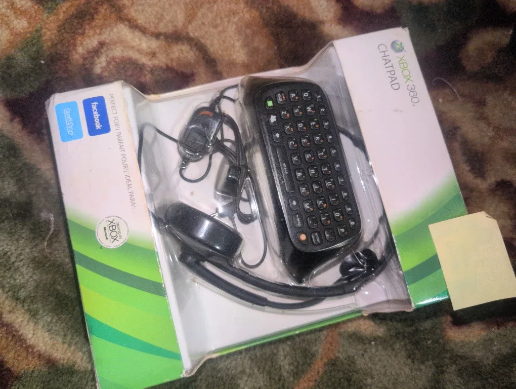 Xbox 360 Chatpad with Headset - Like New!