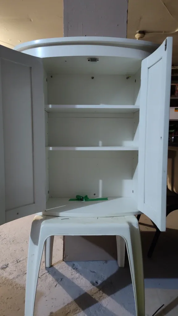 Gorgeous White Round Cabinet!!! image indicator(2)