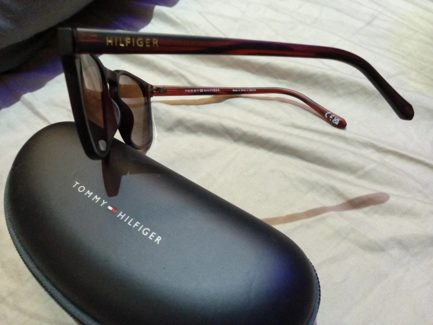 Tommy Hilfiger Sunglasses with Case image indicator(2)