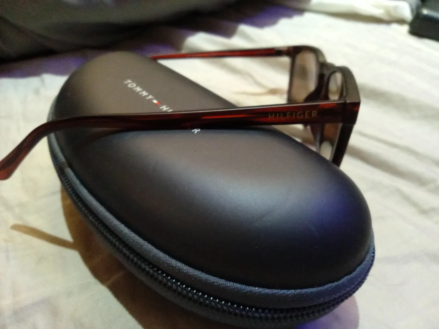 Tommy Hilfiger Sunglasses with Case image indicator(3)