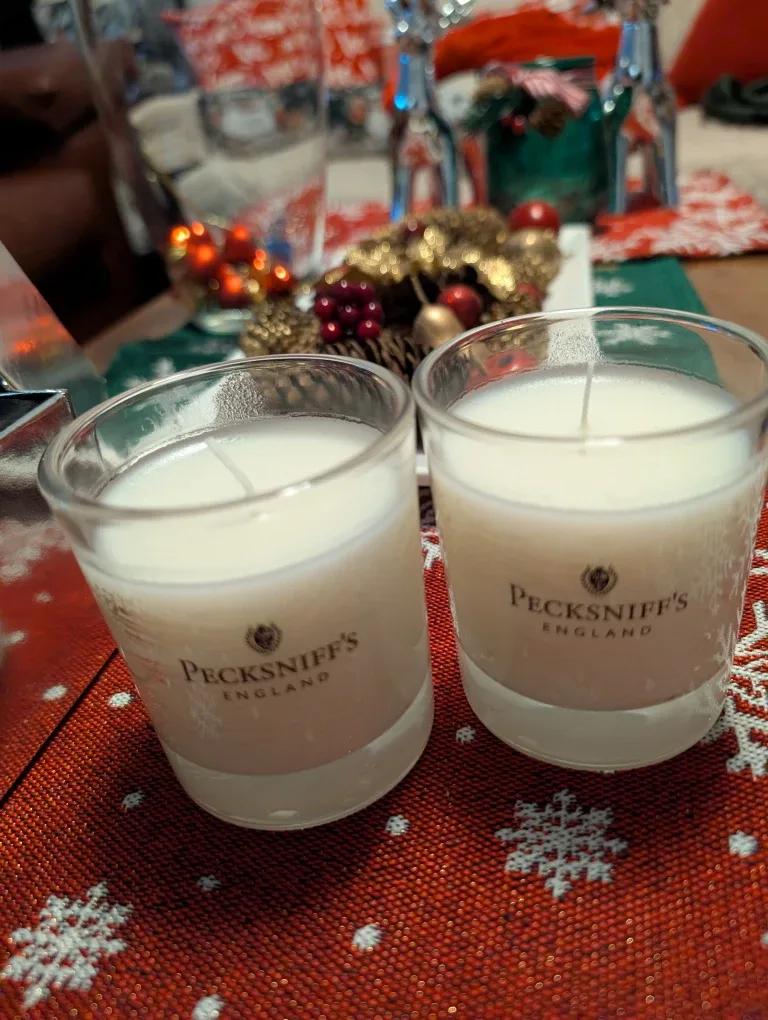 New Pecksniff's Frosted Pine & Juniper Candles image indicator(2)