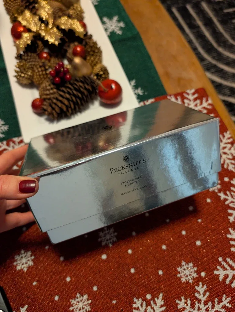 New Pecksniff's Frosted Pine & Juniper Candles