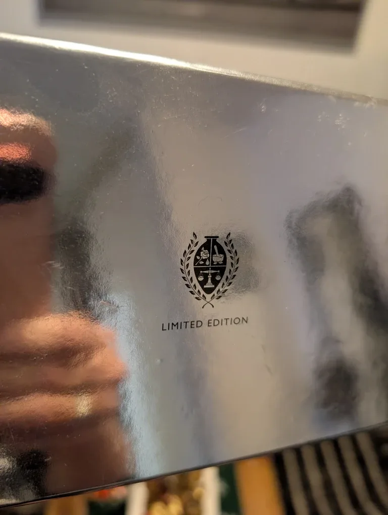 New Pecksniff's Frosted Pine & Juniper Candles image indicator(3)