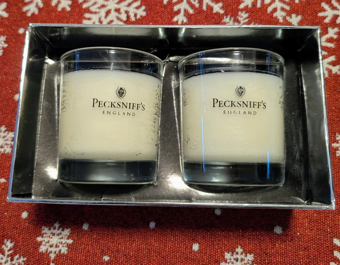 New Pecksniff's Frosted Pine & Juniper Candles image indicator(4)